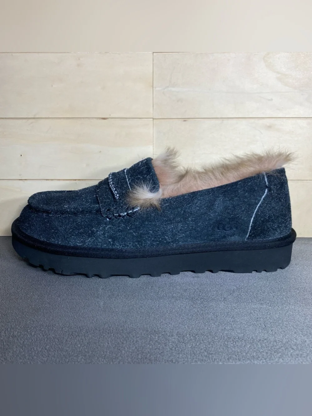 UGG Ellis Loafer Black Hairy Suede Women's Size 9 Shoes Lambs Fur 1179390 - Picture 4 of 11